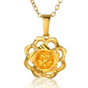18k Gold Plated Flower Pendant Necklace NWT